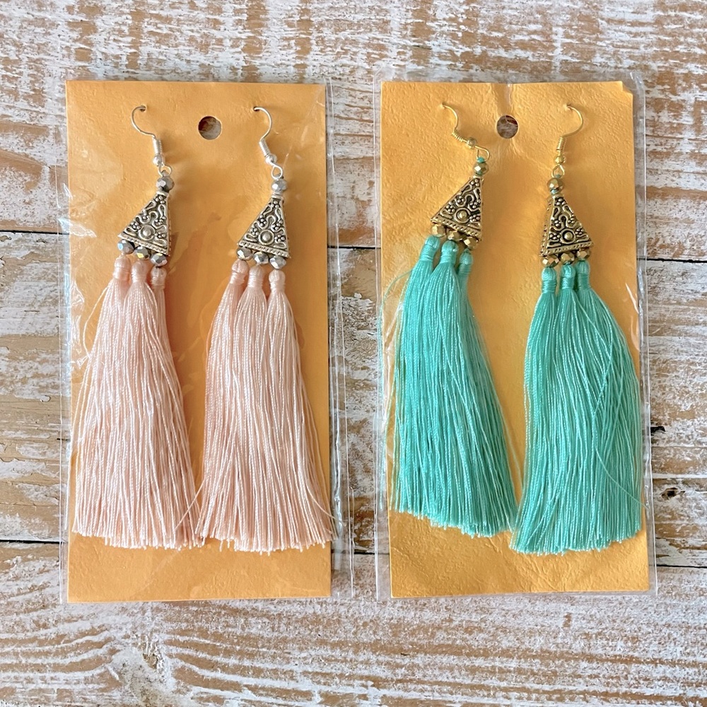 😊2 Pair Gorgeous Balinese Handmade Tassel Earrings😊🆕
